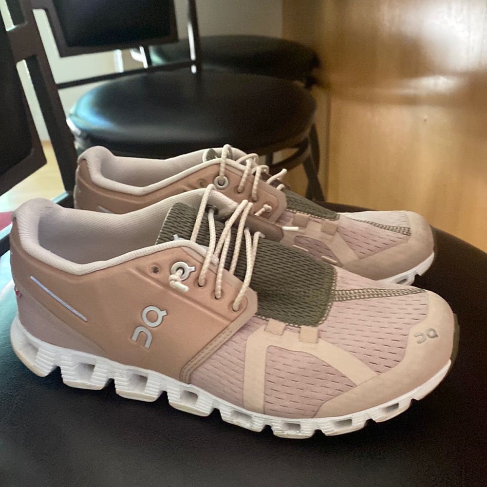 On Running Cloud sneakers